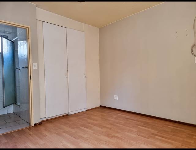 2 BEDROOM TOWNHOUSE RENTED IN GLENANDA
